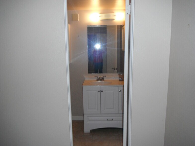 Building Photo - 1708 Sawyer Way