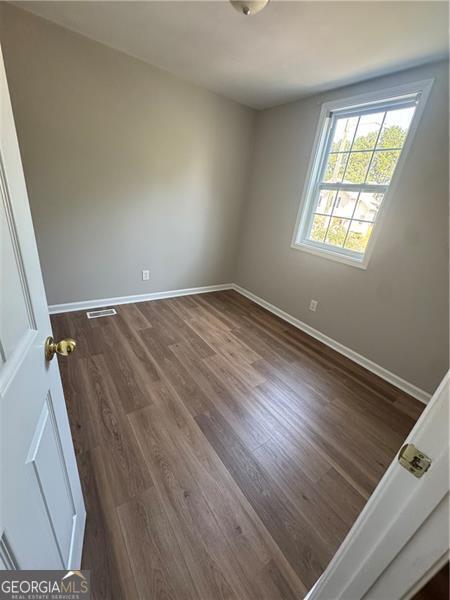 Building Photo - 121 Stoneforest Dr