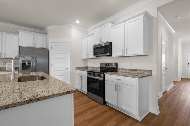 Building Photo - 1009 Hayward Lp