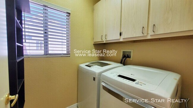 Building Photo - Sun City West - 2 bed with Den!