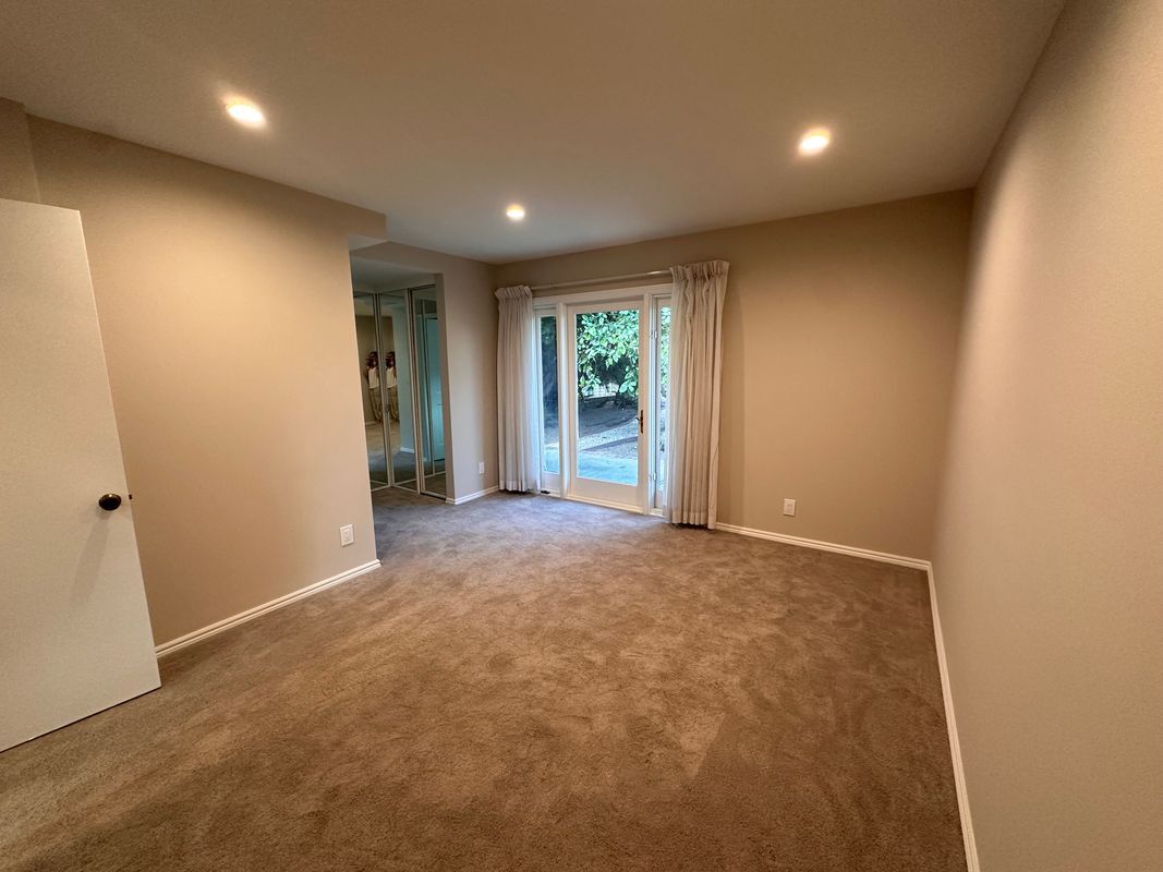 Building Photo - 16711 Greenview Ln