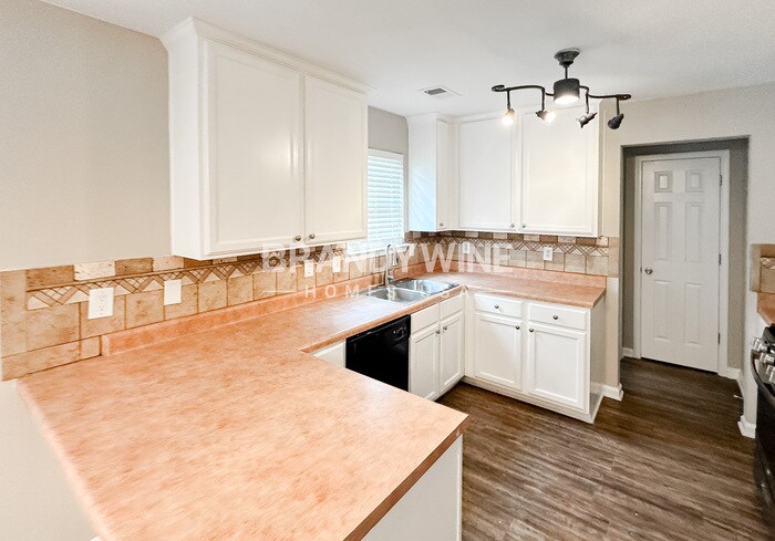 Building Photo - 244 Augusta Woods Dr