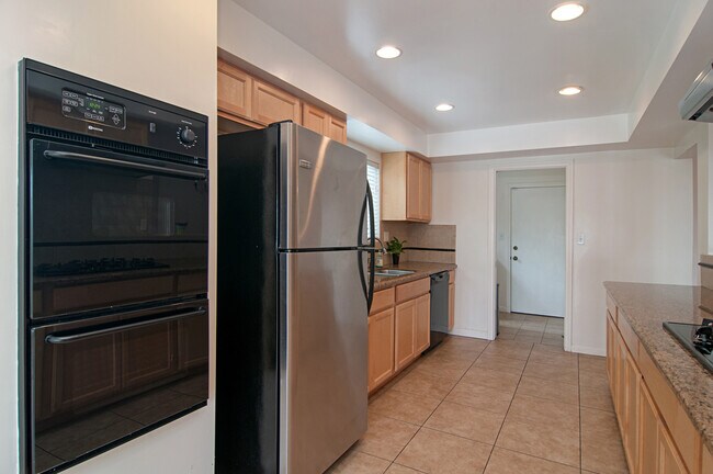 Building Photo - LIVE IN LA JOLLA!  LOVELY LA JOLLA HOME WI...