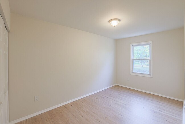 Building Photo - 25 Dorchester Ct