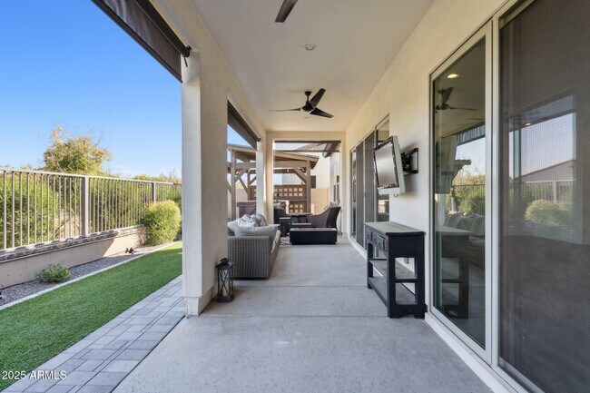 Building Photo - 11249 N Blakely St