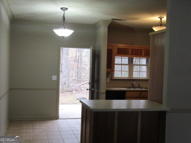 Building Photo - 95 Live Oak Rd