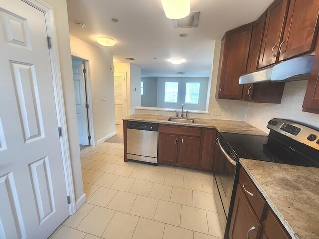 Building Photo - 10 Rockfield Dr