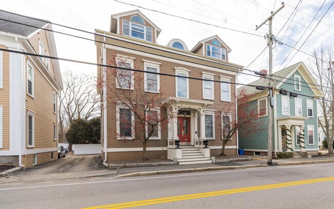 Primary Photo - 314 Islington St