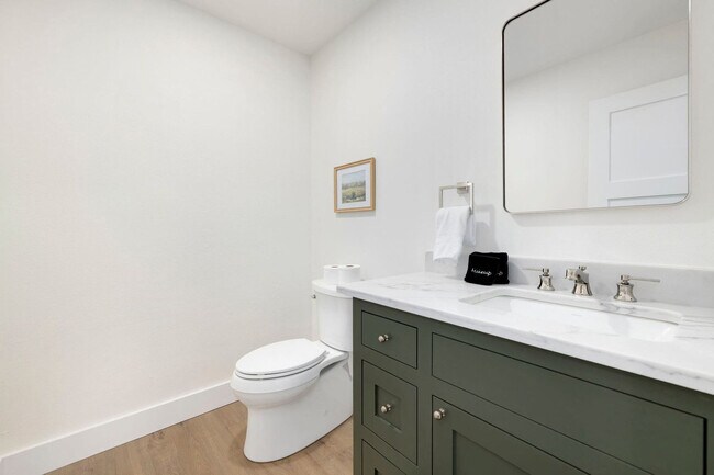 Building Photo - 89 Mayfair Dr