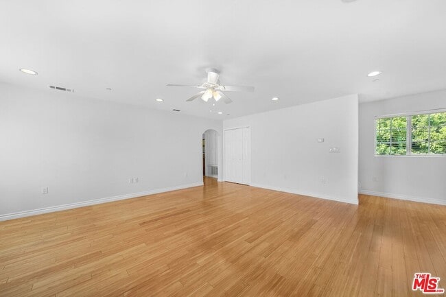 Building Photo - 741 N Las Palmas Ave