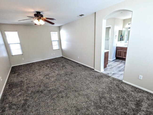 Building Photo - 1406 Mosaic Glen