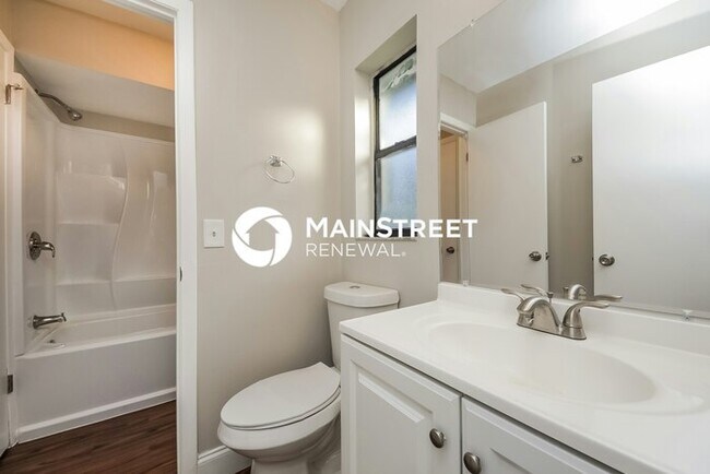 Building Photo - 3 Bedroom Pet-Friendly Home in St. Cloud, FL with Main Street Renewal