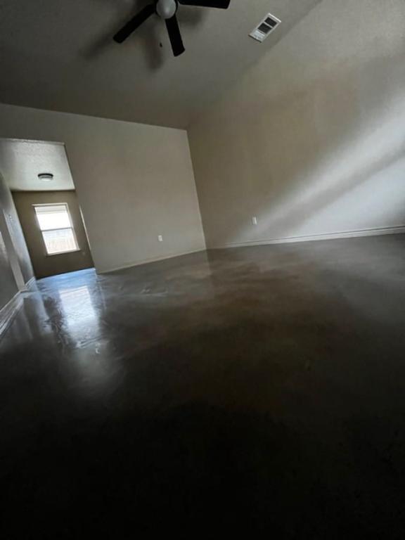 Building Photo - 1319 Greens Dr