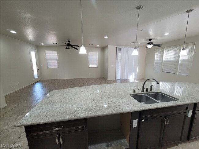 Building Photo - 5564 Bethany Bend Dr
