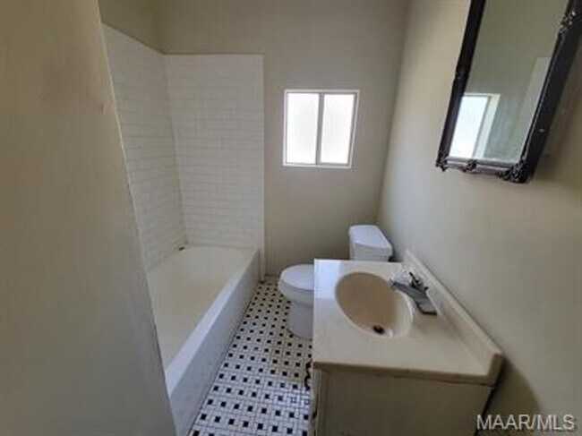 Building Photo - 1314-1316 South Hull Street