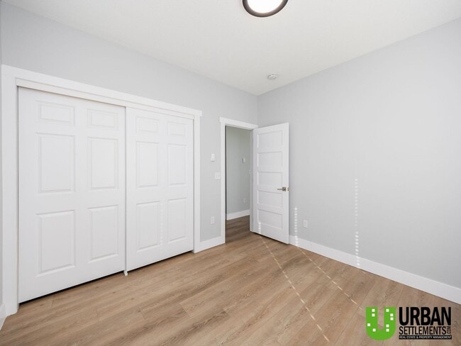 Building Photo - Bright 2 Bedroom Condo in Beautiful Libert...