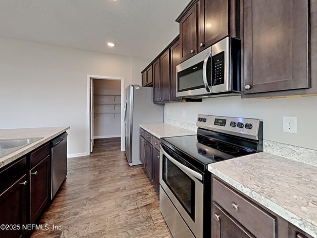 Building Photo - 11619 White Sturgeon Ct