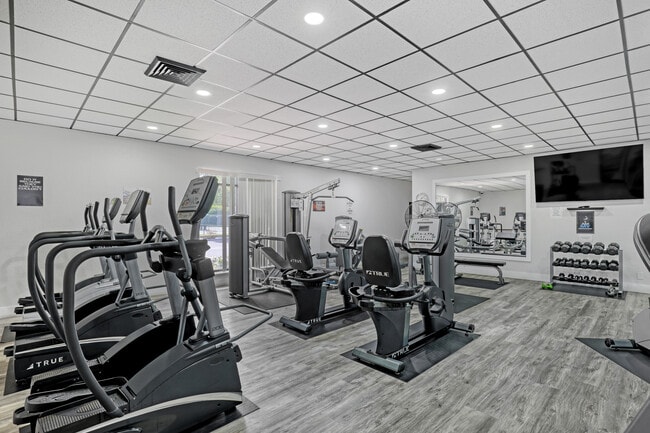 Building Photo - 2455 Lindell Blvd