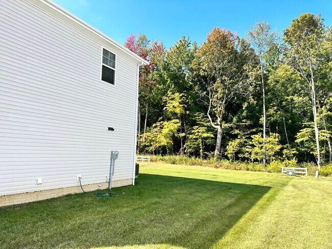 Building Photo - 188 Beaman Gates Dr SW