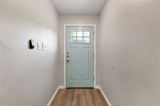 Building Photo - 2404 Burleson Ct