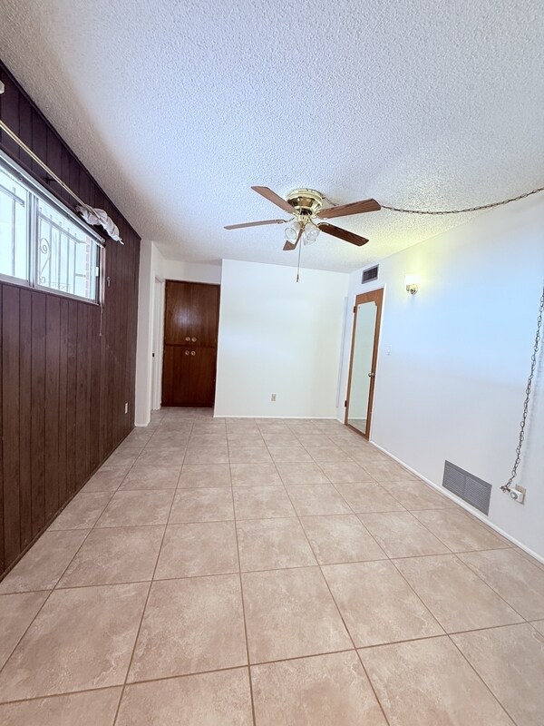 Building Photo - 4834 N Los Altos Pl
