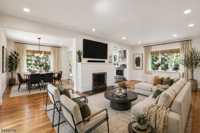 Building Photo - 296 Glen Ave