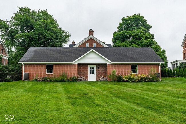 Building Photo - 5730 Lawton Loop W Dr