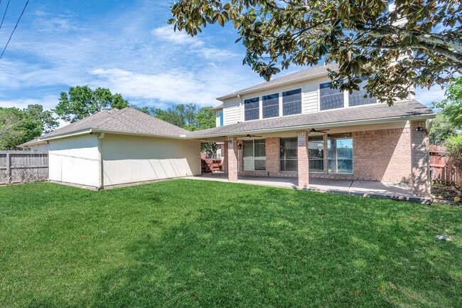 Building Photo - 3210 Shadowwalk Dr