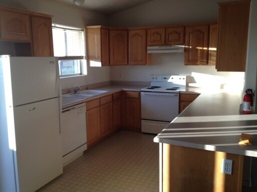 Building Photo - 1122 E 300 S