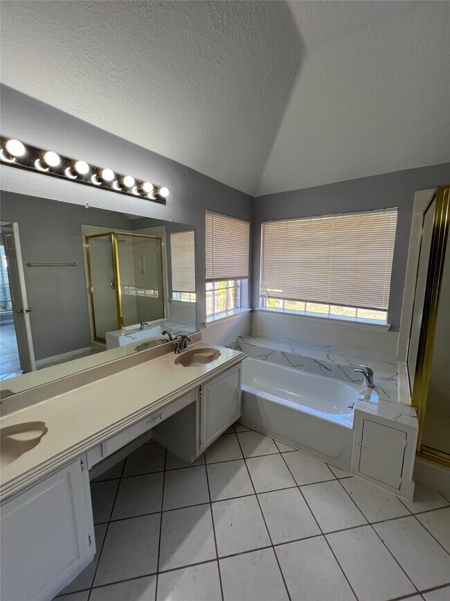 Building Photo - 3311 Ashlock Dr