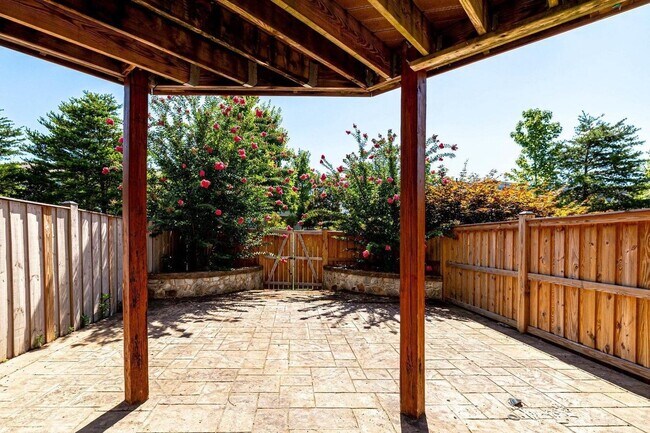 Deck & Patio - 23460 Twin Falls Ter