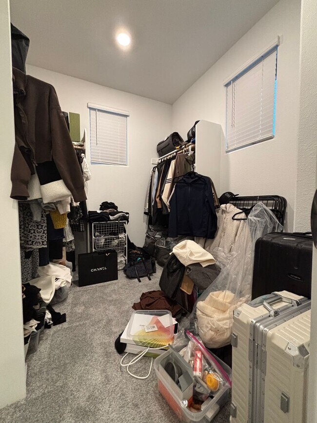 Building Photo - Gorgeous New home with 4 bed/2.5 bath in Brentwood