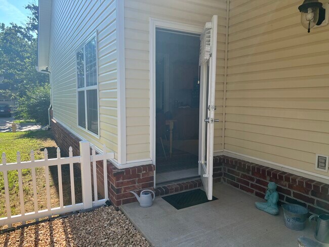 Building Photo - 1507 NE Benjamin Greens