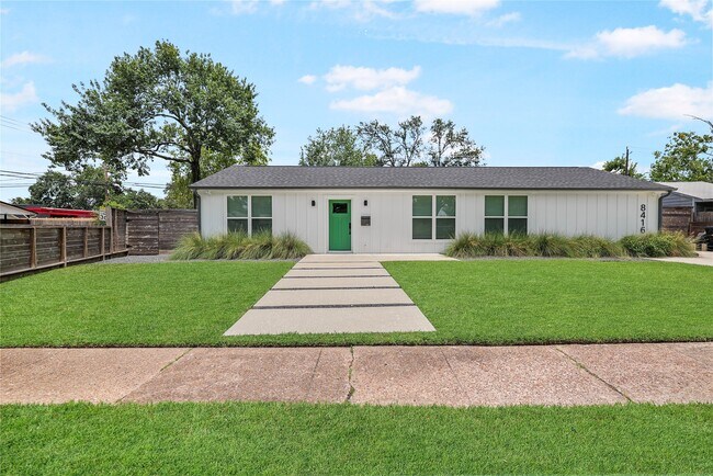 Primary Photo - 8416 Montridge Dr