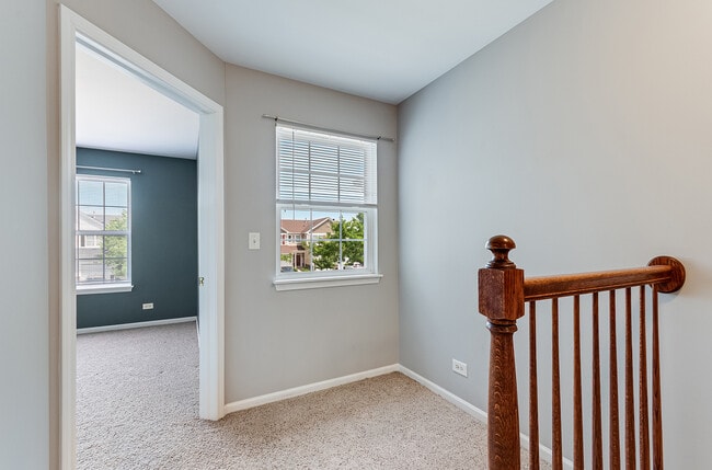 Building Photo - 913 Genesee Dr