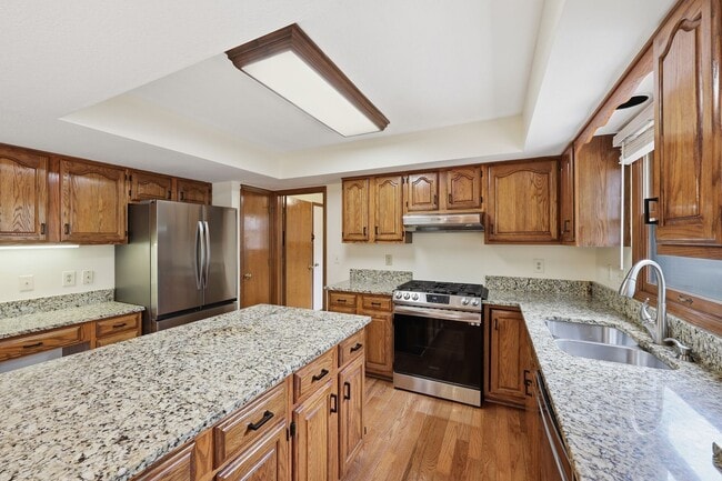 Building Photo - 7666 Windwood Dr