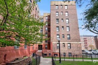 Building Photo - 65-30 108th St