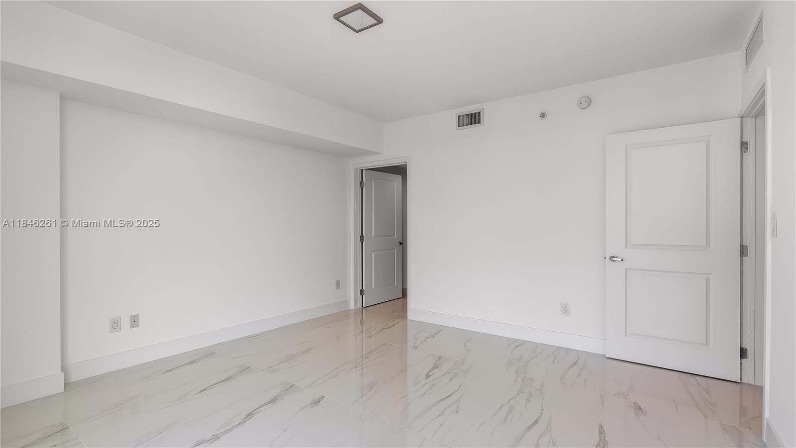 Building Photo - 400 Sunny Isles Blvd