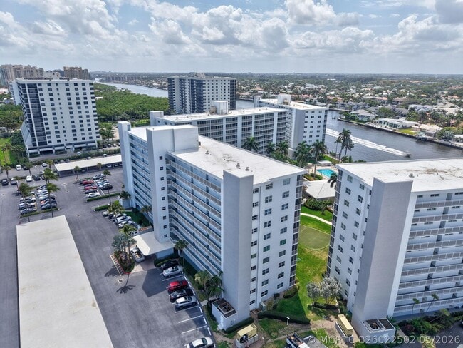 Building Photo - 3224 S Ocean Blvd