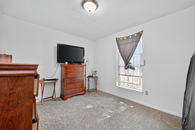 Building Photo - 2606 Owens Cross Dr