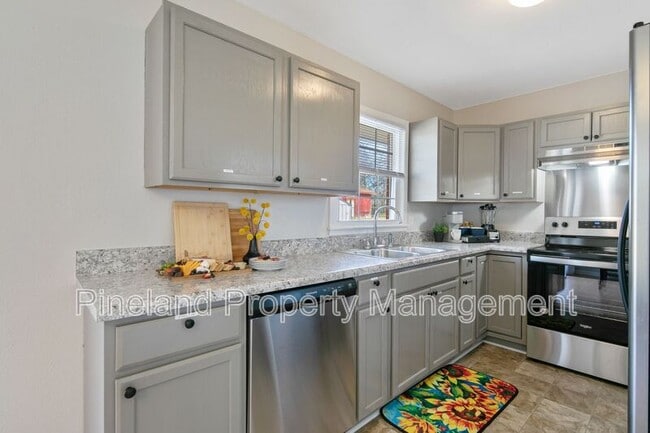 Building Photo - 6022 Elstree Pl