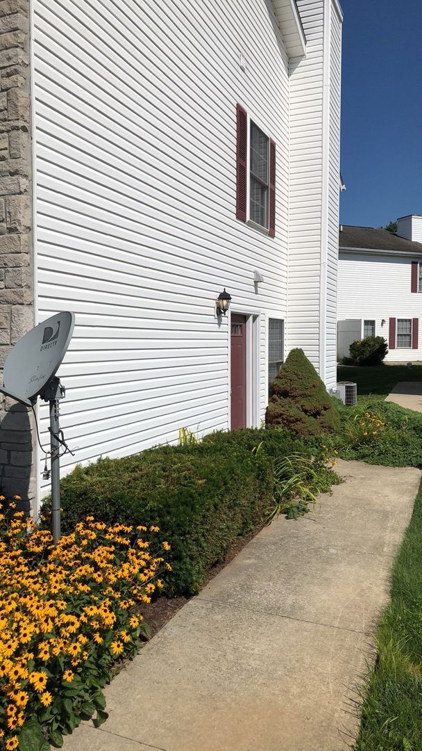 Building Photo - PRICE REDUCTION Available July 2026! Monthly rent $1,700
