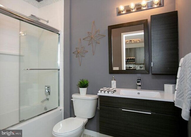 Building Photo - 1410 N 31st Street Unit 1B-1-401