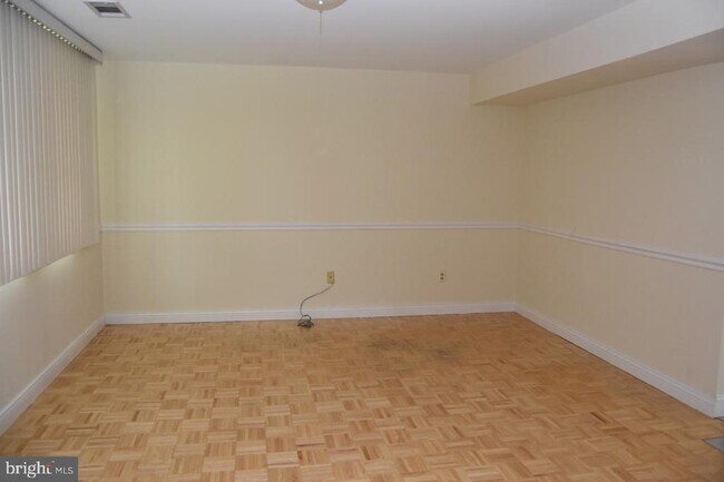 Building Photo - 6820 Cherokee Dr