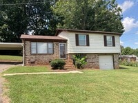 Building Photo - Available Now!! Beautiful 3 Bedroom
