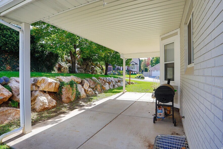 Building Photo - 1306 Thornfield Rd