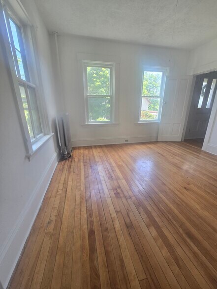 Bedroom - 20 Temple St