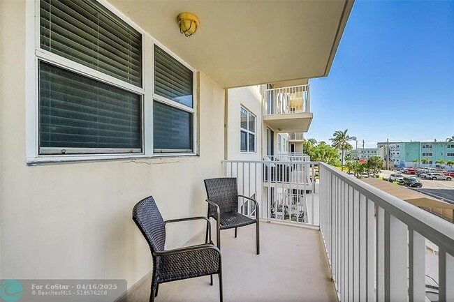Building Photo - 1401 S Ocean Dr