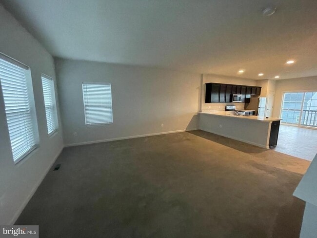 Building Photo - 301 Starry Way Dr