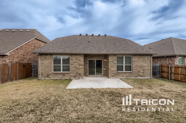Building Photo - 1307 Hidden Valley Dr